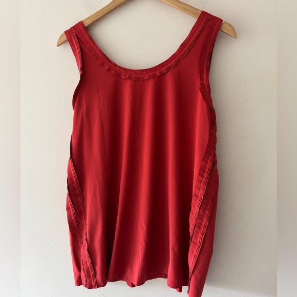 Athleta Featherweight Stretch Tank Red Currant Size Medium - Picture 5 of 6